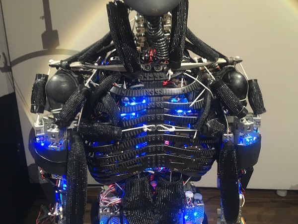 東京大学制作展2016 “Fake Future”で「Kengoro」を見てきました。