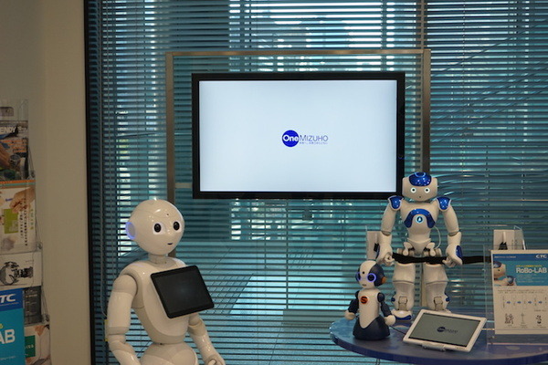 みずほ銀行八重洲口支店で2月17日までに「ロボット複数台連携体験」をしてみよう