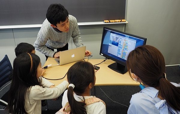 芝浦工業大学、ロボット・コンピュータを使ったゲームやプログラミング体験など、技術に触れて楽しむ地域の子ども向け親子イベント “ちびらぼ”を実施
