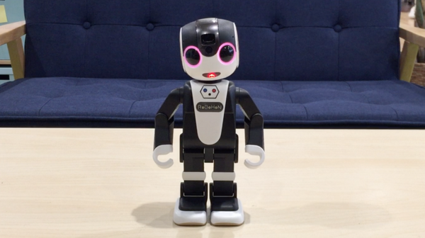 【ロボホンアプリレビュー】ロボットがしっとり歌いあげる～桜