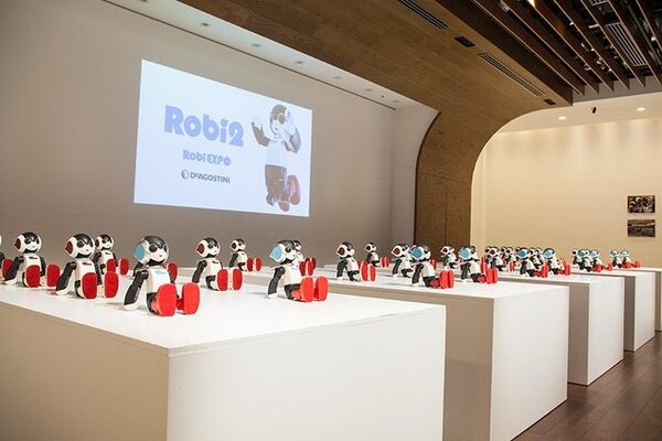 【速報】六本木「ロビ EXPO」は本日16時から! ロビ2 初お披露目プレス発表会で「Robi48」披露!!