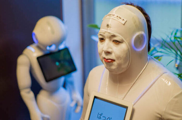 ロボットスタートが次世代ロボット型人間「ロボドン（RoBoDoN）」を開発！