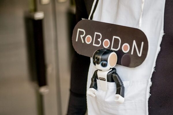 ロボットスタートが次世代ロボット型人間「ロボドン（RoBoDoN）」を開発！