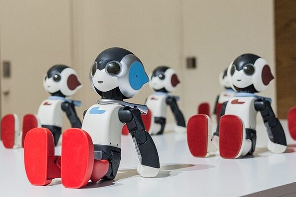 ロビ2の新機能や開発にかけた想い、人工知能やキャラクターロボットについて語る「ロボットクリエイター高橋智隆氏トークショー」