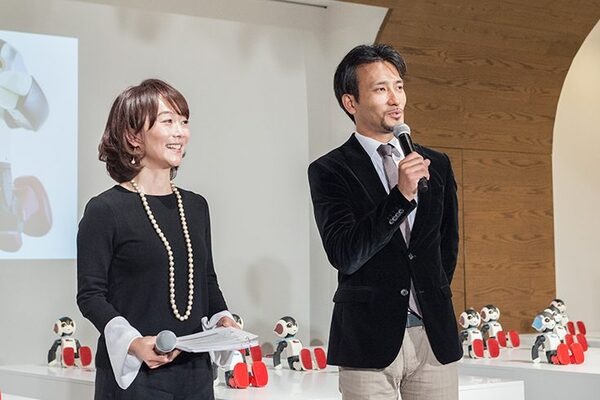 ロビ2の新機能や開発にかけた想い、人工知能やキャラクターロボットについて語る「ロボットクリエイター高橋智隆氏トークショー」