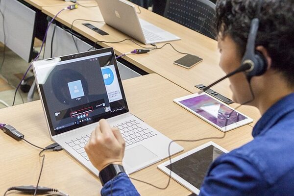 夢のリアルタイム音声翻訳、マイクロソフトがAI技術を使った「Microsoft Translator」と「Skype翻訳」を発表、そのしくみと狙いは? PowerPointアドインも登場