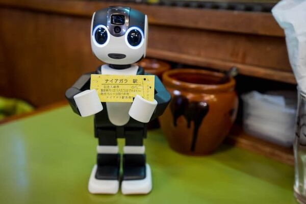 【フォトレポート】RoBoHoNと一緒にお花見に行ってきました