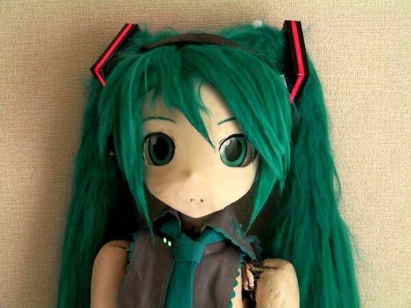 喋って、歌って、歩ける約160cmの「美少女ロボット・足立レイ」がクラウドファンディング中！ 既に200万円を調達