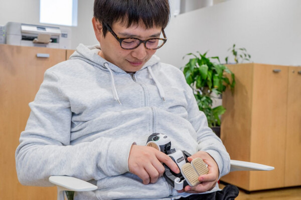 【RoBoHoN】ロボホンの首が折れちゃったので、修理に出してみる＋バックアップを勝手に取ってみる（前編）