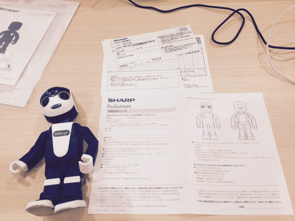 【RoBoHoN】ロボホンの首が折れちゃったので、修理に出してみる＋バックアップを勝手に取ってみる（前編）