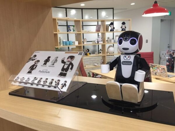 【RoBoHoN】ロボホン専用の「盗難防止台」をためしてみた！