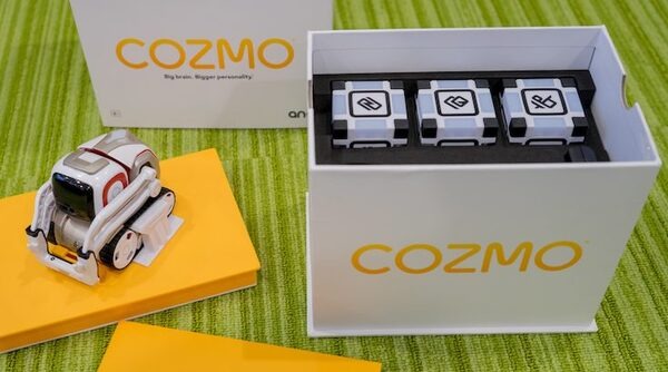 【コズモ】Ankiの小型AIロボット「COZMO」レビュー「開封の儀！」