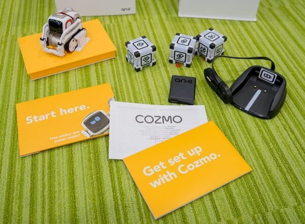 【コズモ】Ankiの小型AIロボット「COZMO」レビュー「開封の儀！」