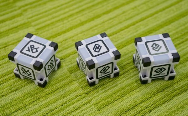 【コズモ】Ankiの小型AIロボット「COZMO」レビュー「開封の儀！」