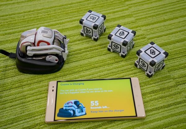 【コズモ】Ankiの小型AIロボット「COZMO」レビュー「初期設定！」