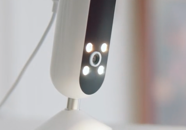 Amazonが初のカメラ付きAlexaデバイス「Echo Look」を発売！セルフィーやファッションチェックに対応！