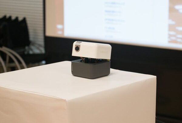 米国で話題の日本発のハコ型ロボ「PLEN Cube」、日本語版発売へ向け「Makuake」で資金調達開始