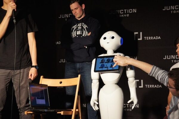 Junction Tokyoハッカソン開催! 最優秀賞はPepperを使って食べ物の無駄を減らすアプリ