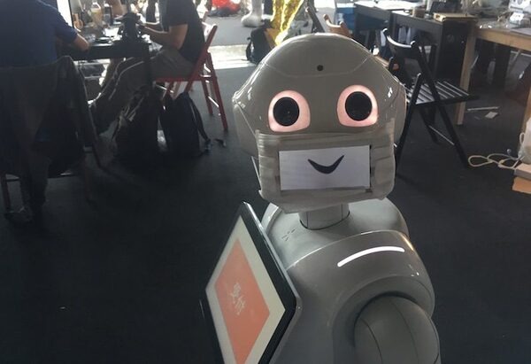 Junction Tokyoハッカソン開催! 最優秀賞はPepperを使って食べ物の無駄を減らすアプリ