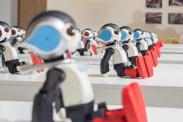 高橋智隆氏が語る「ロボットクリエイターに必要な素質」とは？ ヒューマンアカデミーロボット教室の新コースは9月開始