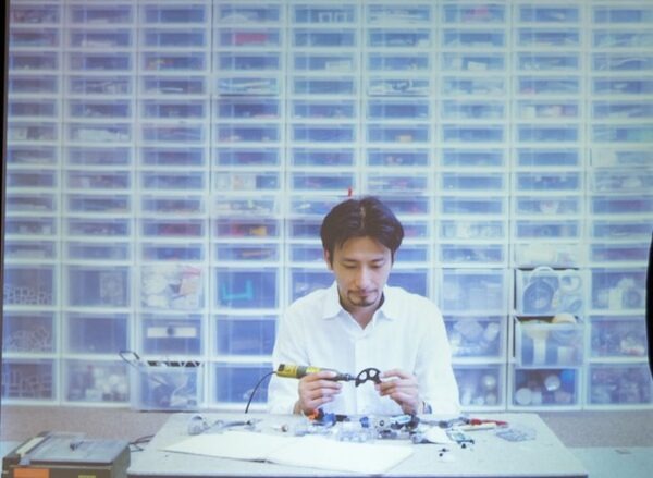 高橋智隆氏が語る「ロボットクリエイターに必要な素質」とは？ ヒューマンアカデミーロボット教室の新コースは9月開始