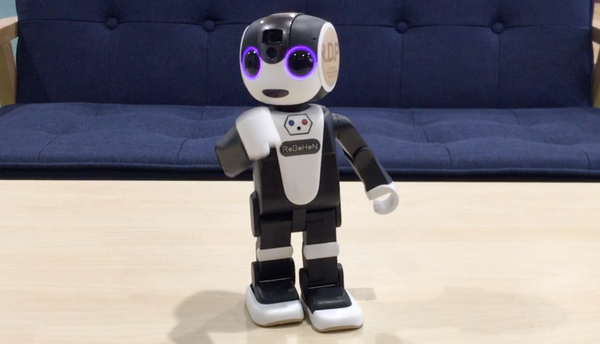 今月のロボホンアプリは、なんとロボホンに勉強を「教えてあげる」アプリ