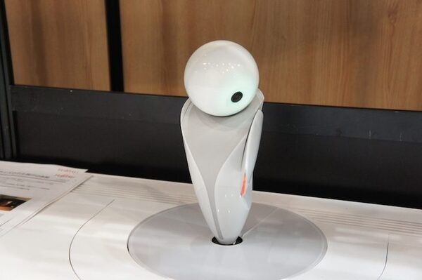 【富士通フォーラム 2017レポート】ロボットクラウドプラットフォームの発表やロボピンの様々な活用法