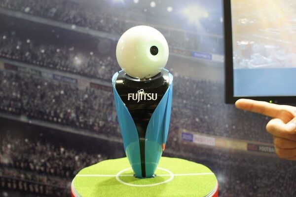 【富士通フォーラム 2017レポート】ロボットクラウドプラットフォームの発表やロボピンの様々な活用法