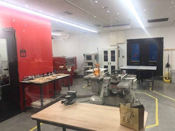 赤坂にある「TechShop Tokyo」で、ものづくりとロボピンを体験してみた！