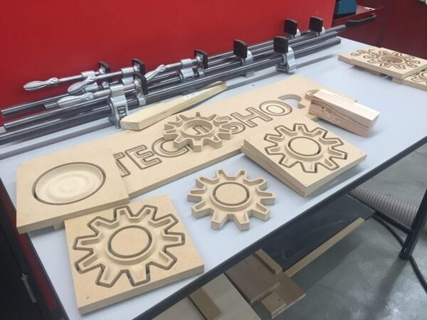 赤坂にある「TechShop Tokyo」で、ものづくりとロボピンを体験してみた！