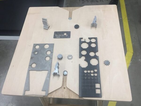赤坂にある「TechShop Tokyo」で、ものづくりとロボピンを体験してみた！