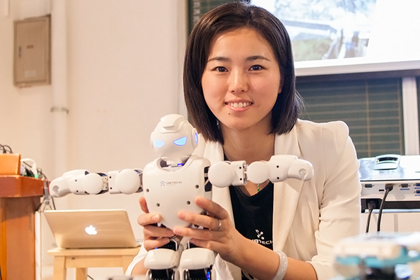 UBTECHのダンスロボット「Alpha1 pro」を62,640円で国内販売、リンクスが「ジムロボット」などでSTEM教育の市場拡大めざす