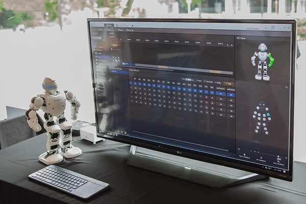 UBTECHのダンスロボット「Alpha1 pro」を62,640円で国内販売、リンクスが「ジムロボット」などでSTEM教育の市場拡大めざす