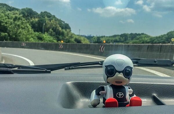 【レビュー】トヨタのロボット「KIROBO mini(キロボミニ)」とドライブ行ってきた！