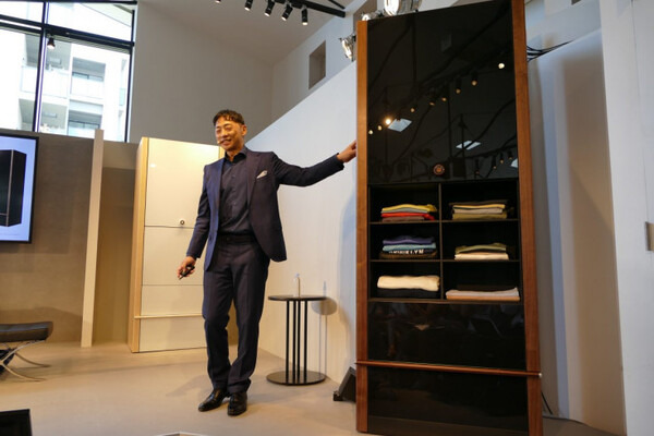 折りたたみだけでなく衣服と人の新しい関係を提案するランドロイド 製品版発表会「laundroid world 2017」を開催