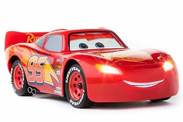 【驚愕】ディズニー/ピクサー映画「カーズ／クロスロード」の主役をスフィロが超リアルに再現！ただのラジコンカーとは大違い、日本語版は6/23発売