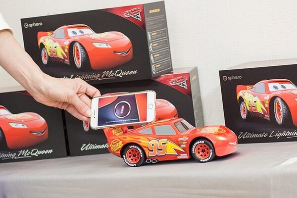 【驚愕】ディズニー/ピクサー映画「カーズ／クロスロード」の主役をスフィロが超リアルに再現！ただのラジコンカーとは大違い、日本語版は6/23発売