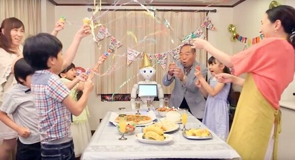 【祝3歳】Pepperの誕生日 記念動画が公開！ガッツ石松との黄金コンビで伝説のギャグ伝授?「Pepper Maker」がスマホでも「つくる」に対応
