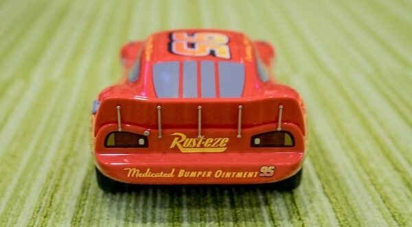 【速攻レビュー】スフィロ新作、映画カーズの「アルティメット ライトニング マックィーン」まずは開封の儀！