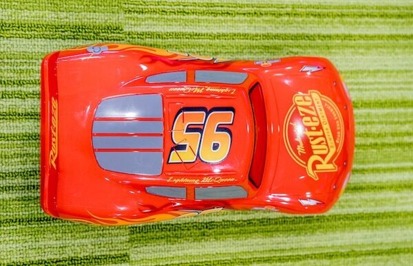 【速攻レビュー】スフィロ新作、映画カーズの「アルティメット ライトニング マックィーン」まずは開封の儀！