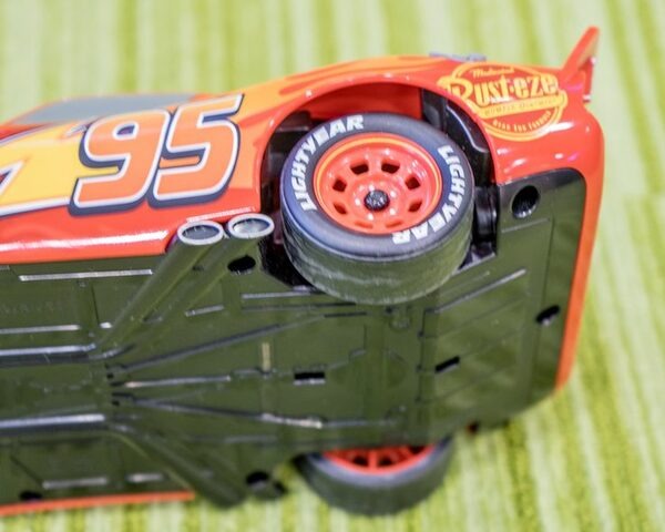 【速攻レビュー】スフィロ新作、映画カーズの「アルティメット ライトニング マックィーン」まずは開封の儀！