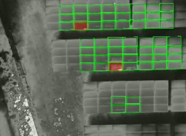 ドローンとAI技術を組み合わせて警備・設備点検業務の完全自動化をめざす、ソーラーパネルの異常を空から自動で発見・報告する実証実験を開始