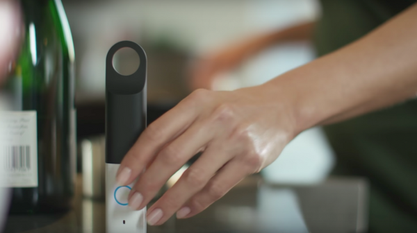 Amazonの新製品「Amazon Dash Wand」が実質無料で発売、バーコードも読み取れるスティック型のAlexa搭載デバイス