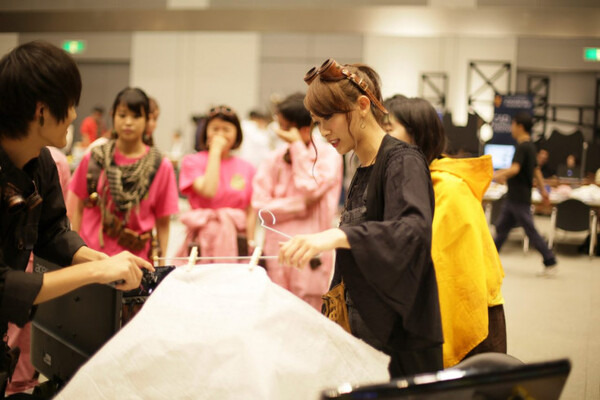 吉木りさ、野爆のくっきーら8名の芸能人が参加した30時間耐久ハッカソン、22日深夜メ～テレで放映！ GYAOでの配信も