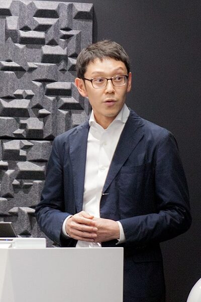 すべての病院やクリニックの待合室にPepperを!  医療機関向け「疾患啓発健康チェック」を無料でリリース