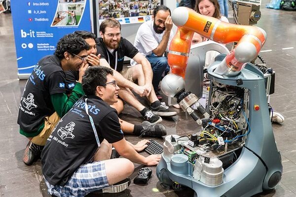 「ロボカップ2017名古屋世界大会」のチケットを抽選でペア5組にプレゼント【ロボスタプレゼント】