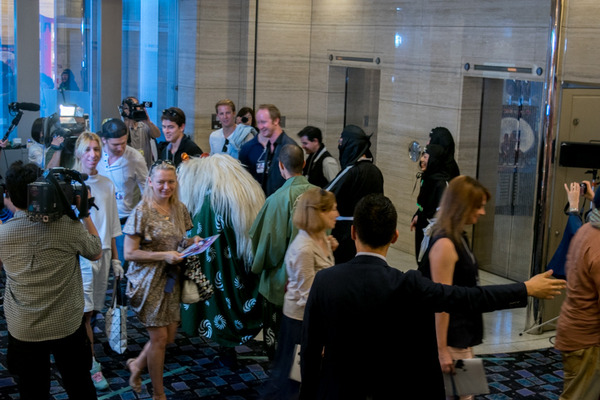 ヒトとロボットの音楽ユニット「mirai capsule」、有楽町・スタジオアルタの新劇場にデビュー