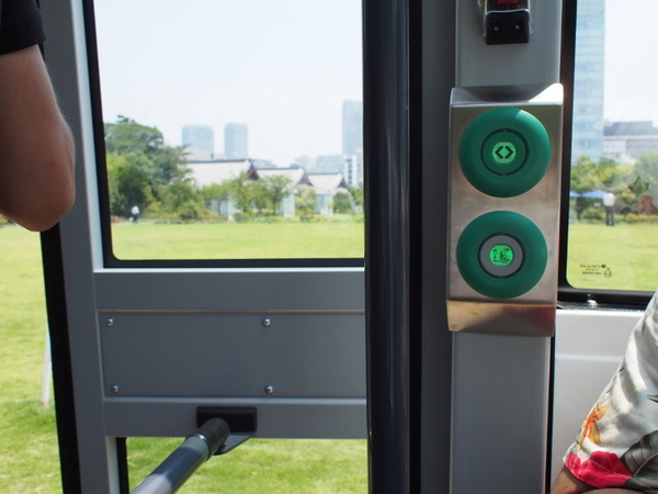 SBドライブの自動運転バス「NAVYA ARMA」に乗ってきた！ 行き先をタッチしてGOボタンを押すだけ