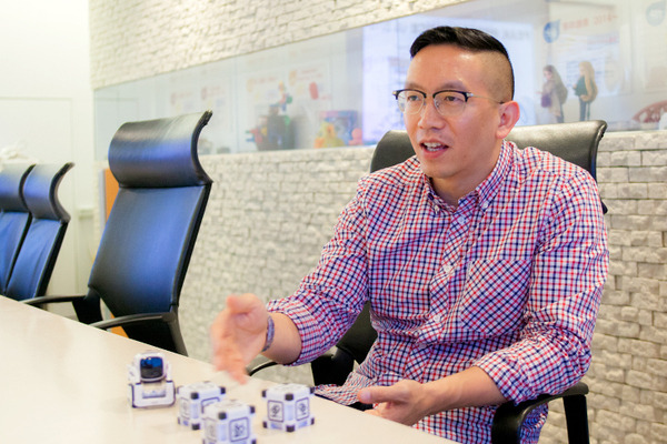 タカラトミー「COZMO」の魅力と技術を徹底解剖 ANKI社に聞く「4つの技術とプログラミング」