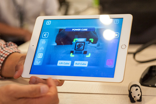 タカラトミー「COZMO」の魅力と技術を徹底解剖 ANKI社に聞く「4つの技術とプログラミング」